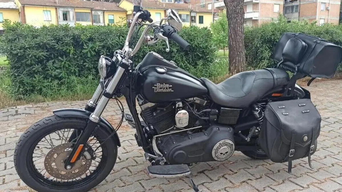 Harley-Davidson 1690 Street Bob Special (2015 - 16) - FXDB 