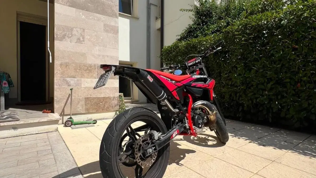 Betamotor RR 50 Motard (2021 - 26)  (2)