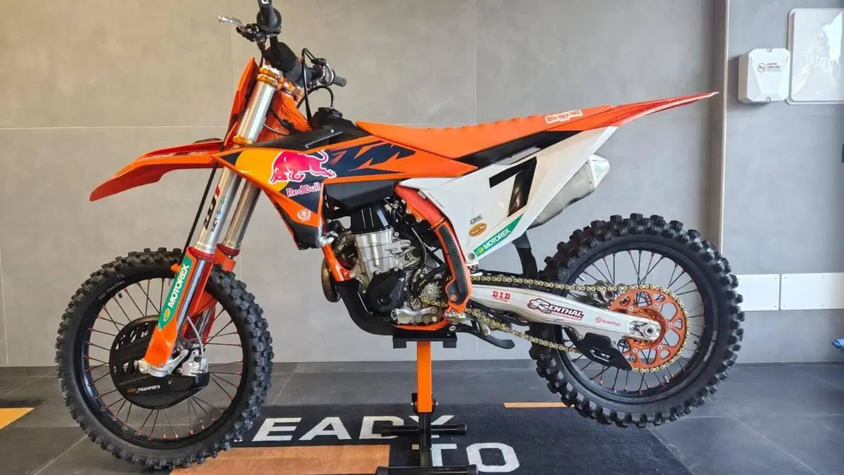 KTM 450 SX-F Factory Edition (2024)  (2)