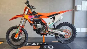 KTM 450 SX-F Factory Edition (2024)  (2)