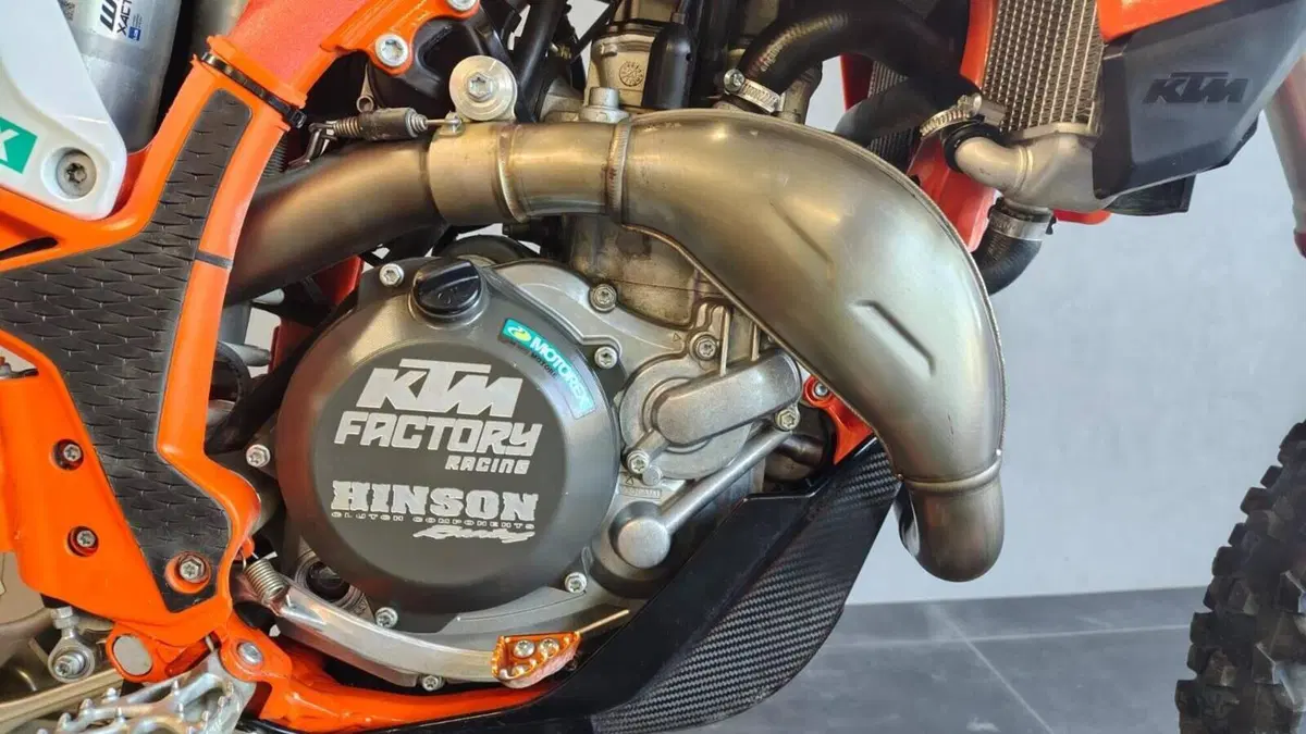 KTM 450 SX-F Factory Edition (2024)  (3)