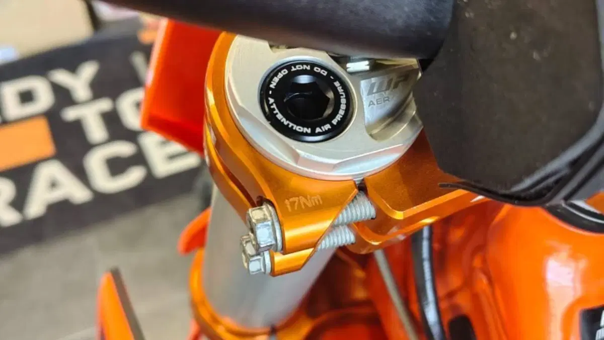 KTM 450 SX-F Factory Edition (2024)  (4)