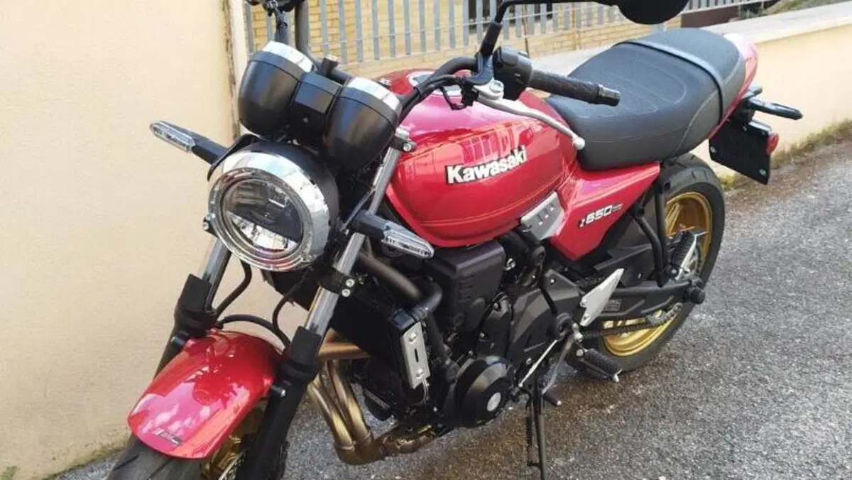 Kawasaki Z 650 RS 50th Anniversary (2022)  (2)