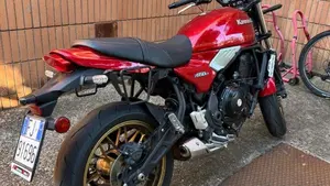 Kawasaki Z 650 RS 50th Anniversary (2022)  (4)