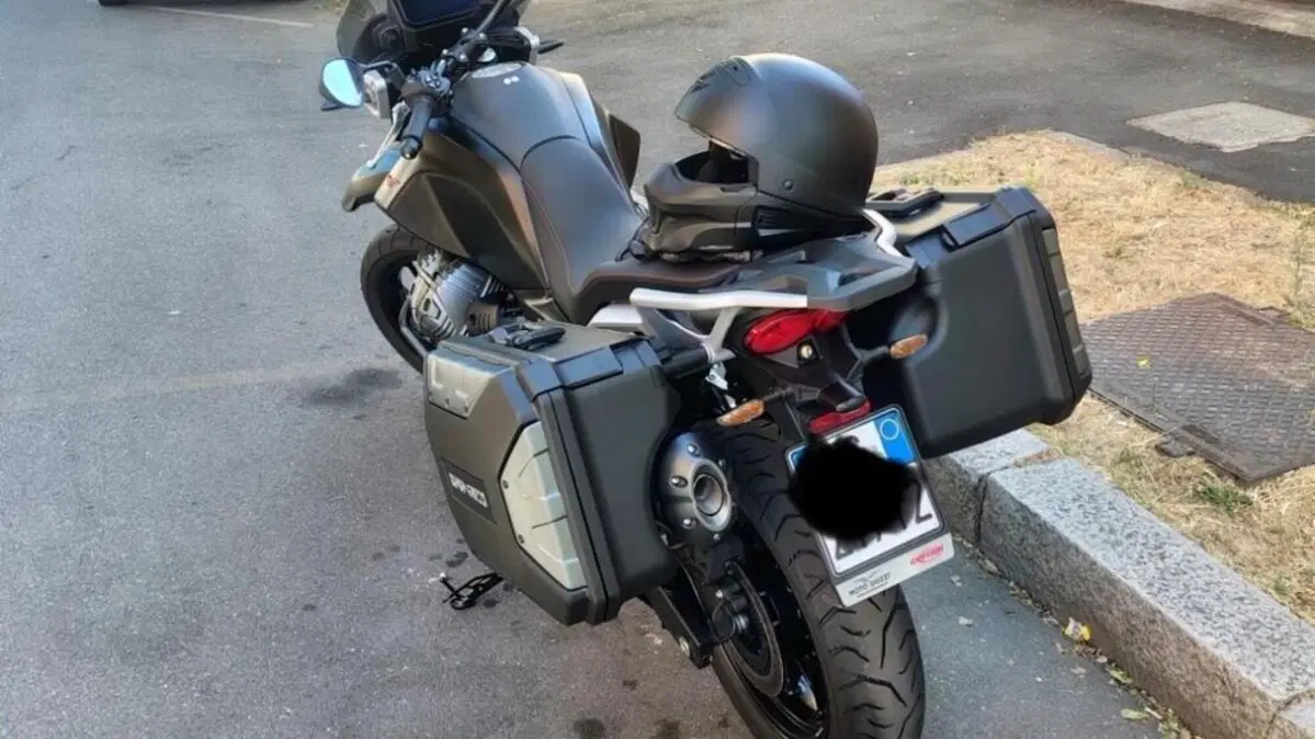 Moto Guzzi V85 Strada (2024 - 26)  (4)