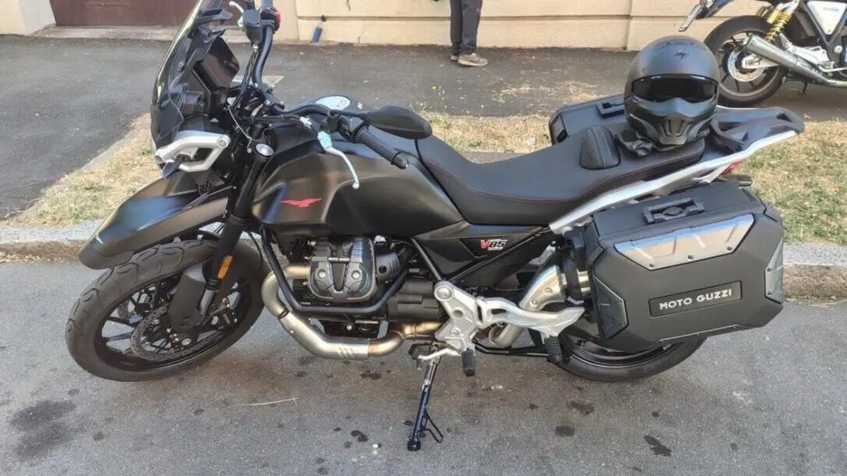 Moto Guzzi V85 Strada (2024 - 26)  (9)