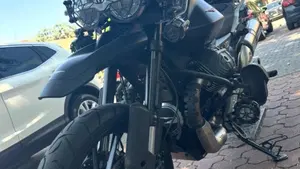 Moto Guzzi V85 Strada (2024 - 26)  (2)