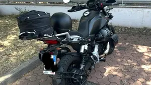Moto Guzzi V85 Strada (2024 - 26)  (10)