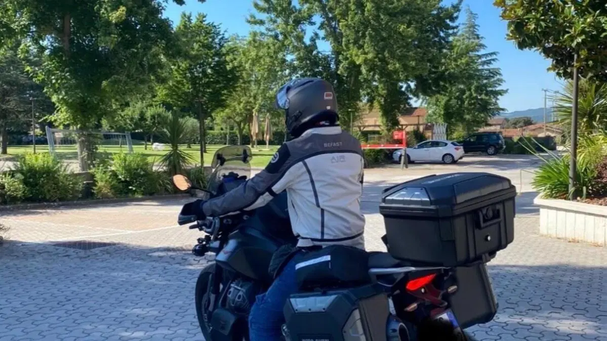 Moto Guzzi V85 Strada (2024 - 26)  (7)