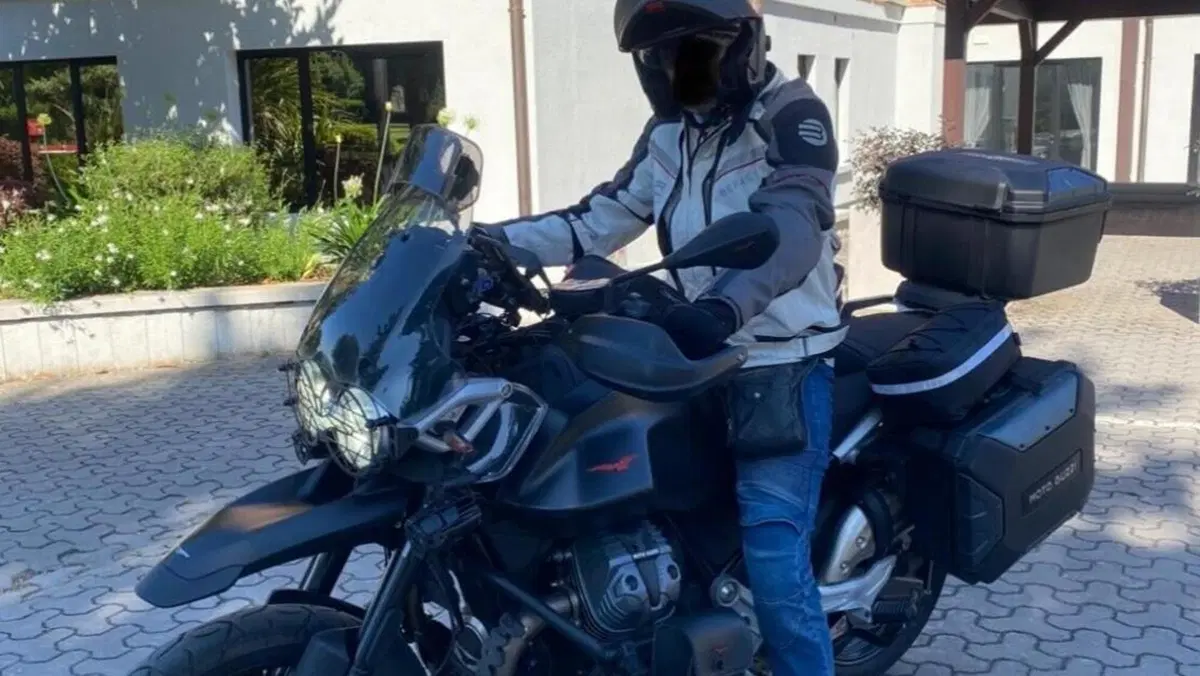 Moto Guzzi V85 Strada (2024 - 26)  (6)