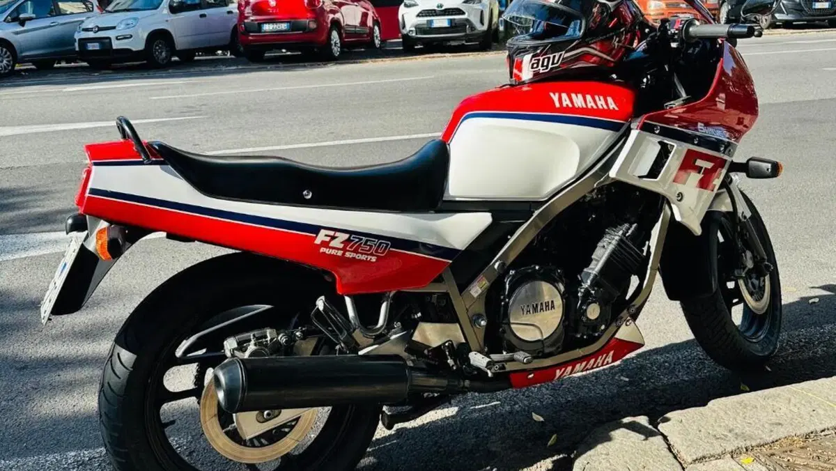 Yamaha   (8)