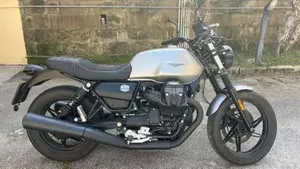 Moto Guzzi V7 Stone (2021 - 24) 