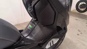 Yamaha X-Max 300 Tech Max (2021 - 24)  (5)