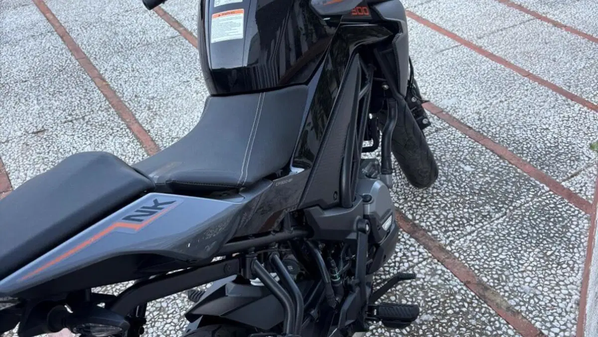 CFMOTO 300NK (2021 - 26)  (4)