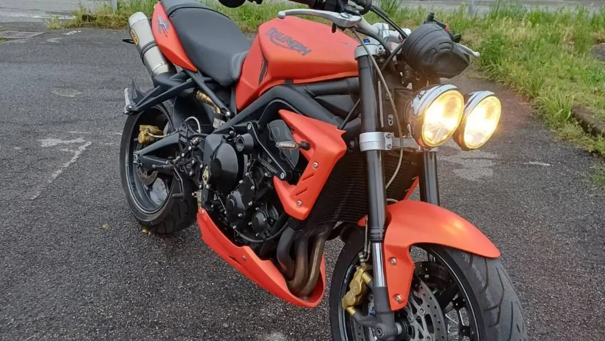 Triumph Street Triple R (2009 - 12) 