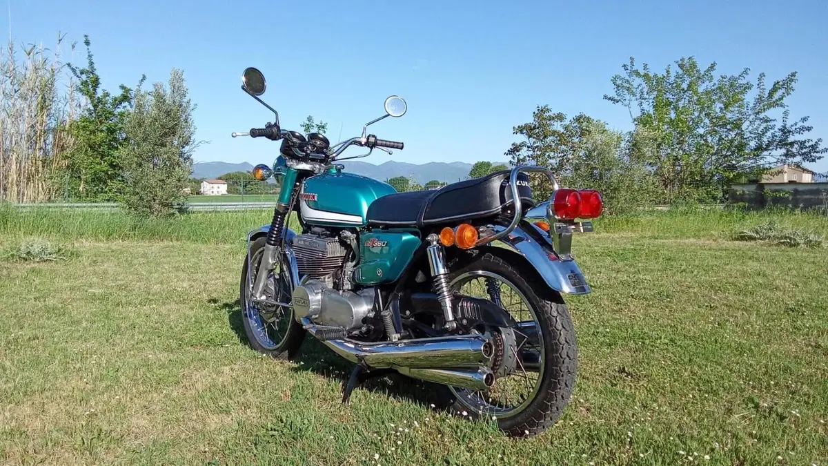 Suzuki   (3)