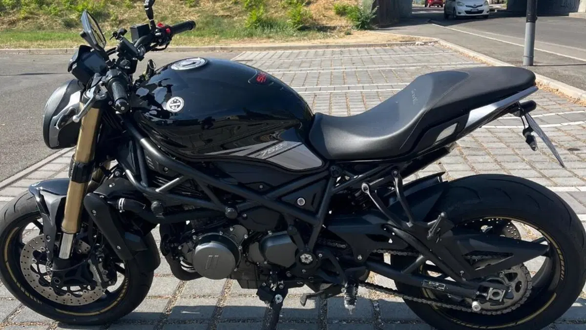 Benelli 752 S (2019 - 20)  (4)