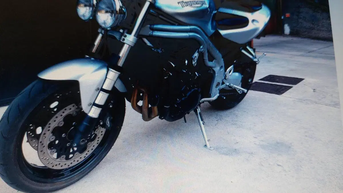 Triumph Speed Triple 955 (2002 - 04)  (12)