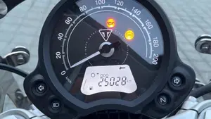 Triumph Bonneville Speedmaster 1200 (2021 - 25)  (2)