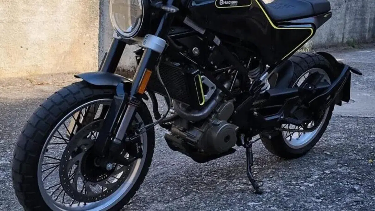 Husqvarna Svartpilen 401 (2020)  (3)