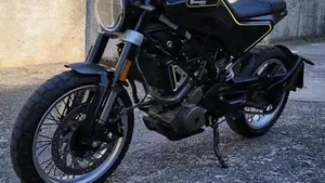 Husqvarna Svartpilen 401 (2020)  (3)
