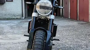 Husqvarna Svartpilen 401 (2020)  (6)