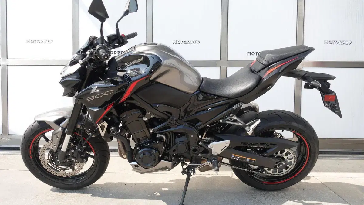 Kawasaki Z 900 (2021 - 24)  (3)