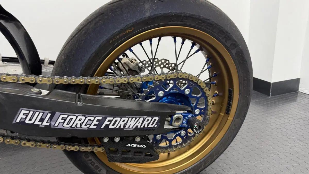 Yamaha YZ 450 F (2020)  (4)