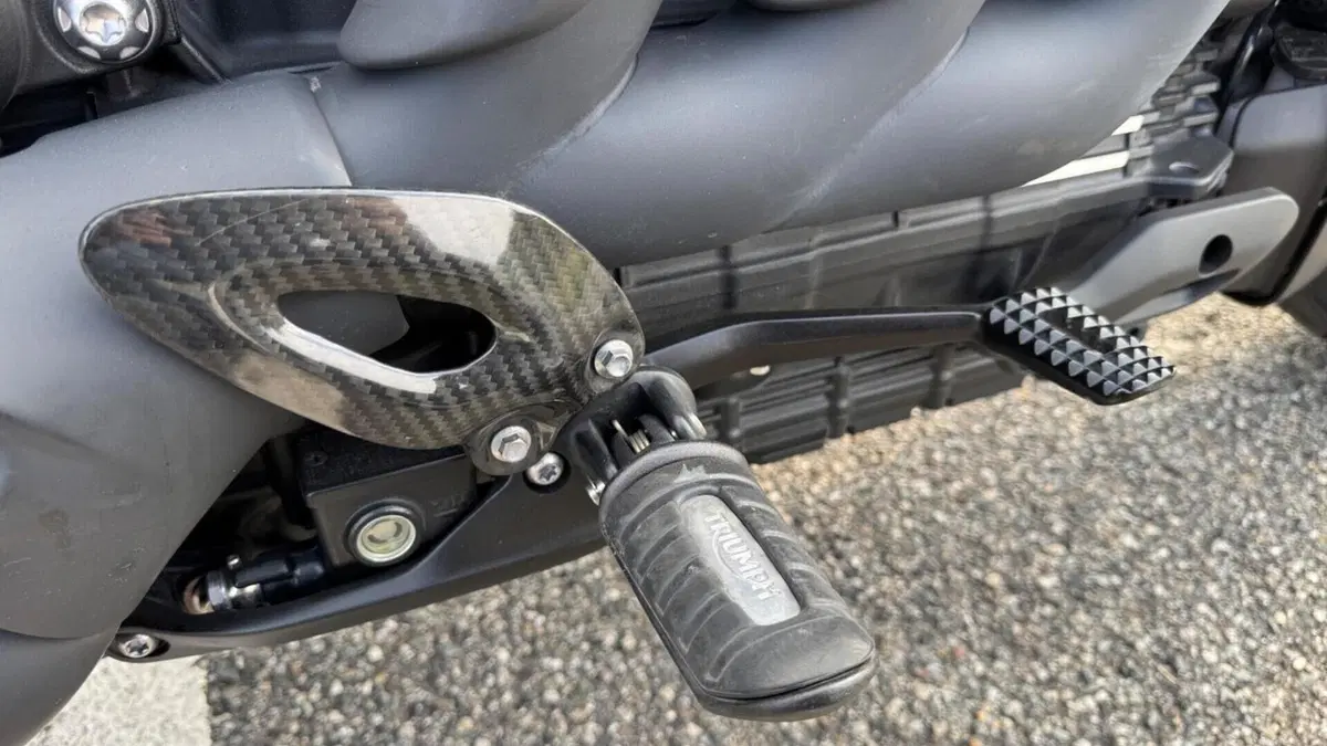 Triumph Rocket 3 Storm R (2024 - 26)  (8)
