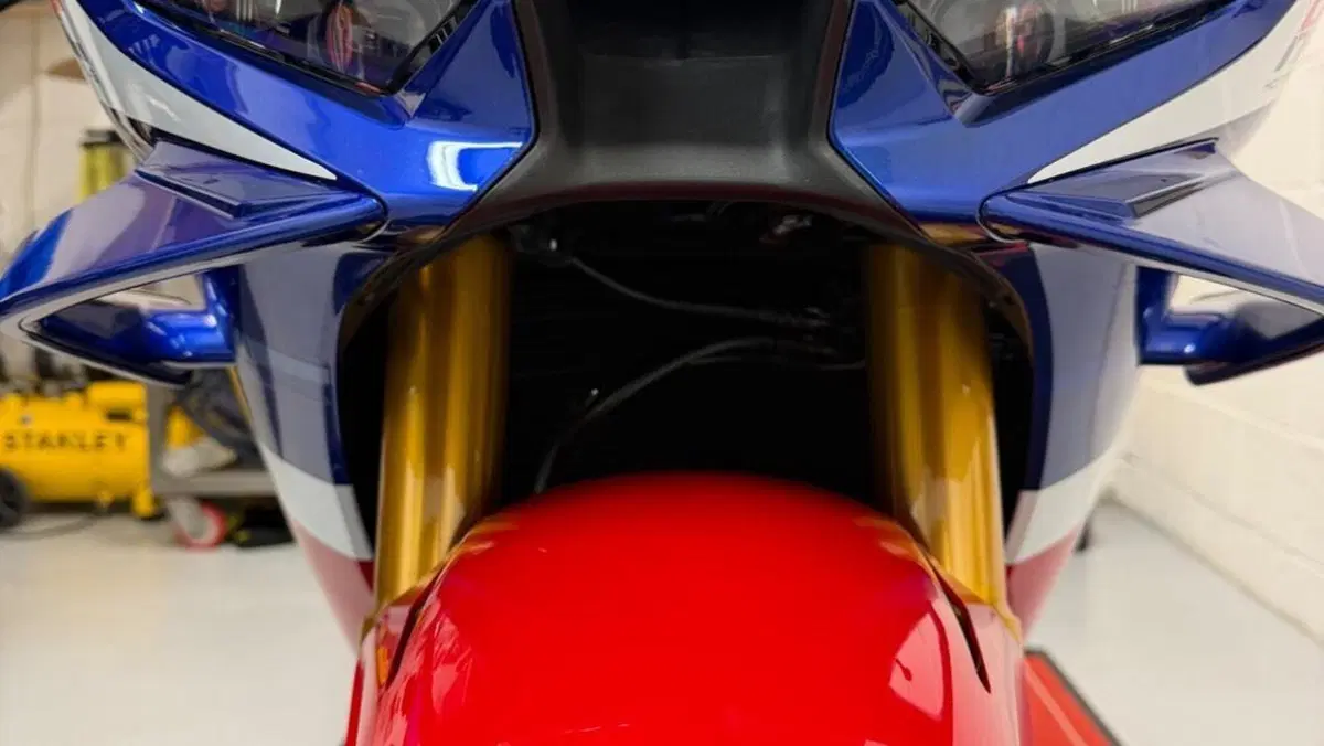 Honda CBR 1000 RR-R Fireblade SP (2024 - 26)  (2)