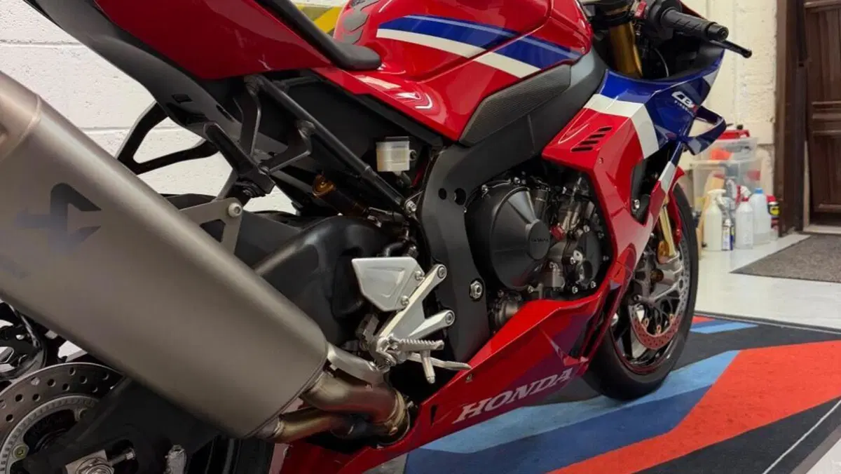 Honda CBR 1000 RR-R Fireblade SP (2024 - 26)  (4)