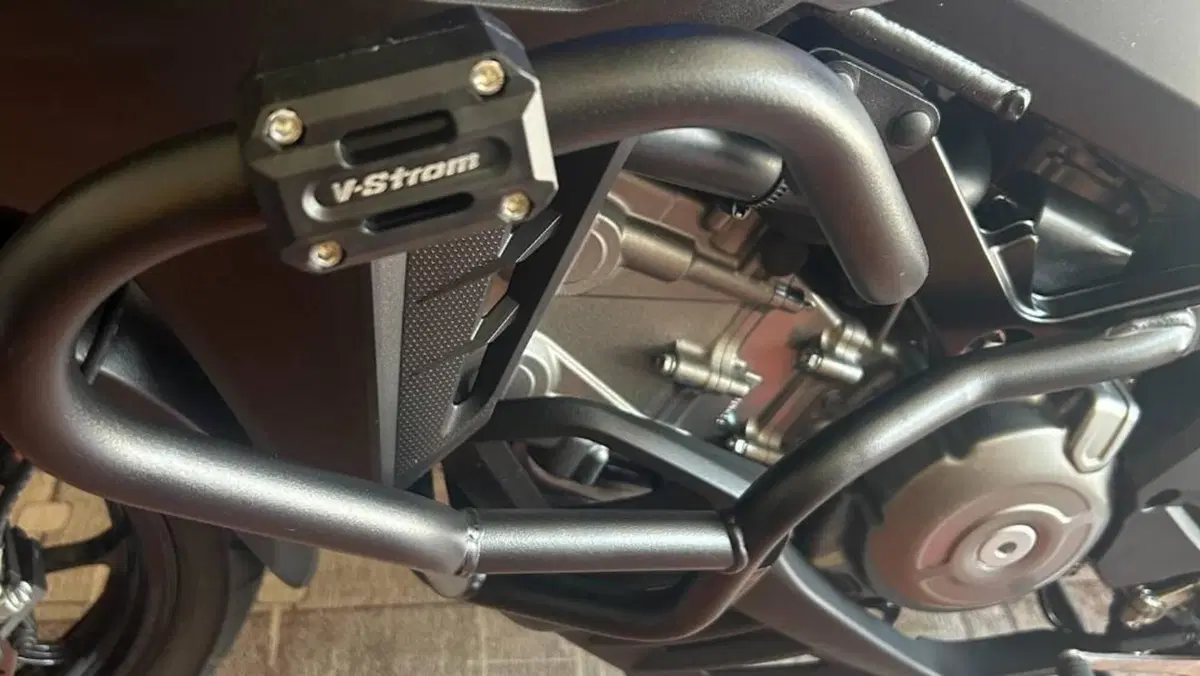 Suzuki V-Strom 650 (2021 - 25)  (7)