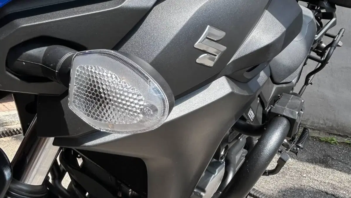 Suzuki V-Strom 650 (2021 - 25)  (11)