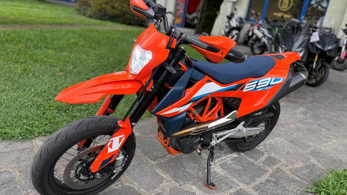 KTM 690 SMC R (2023 - 25)  (2)