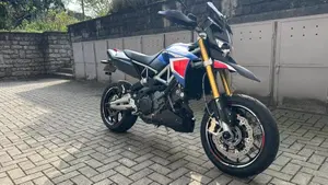 Aprilia Dorsoduro 750 ABS (2009 - 17)  (2)