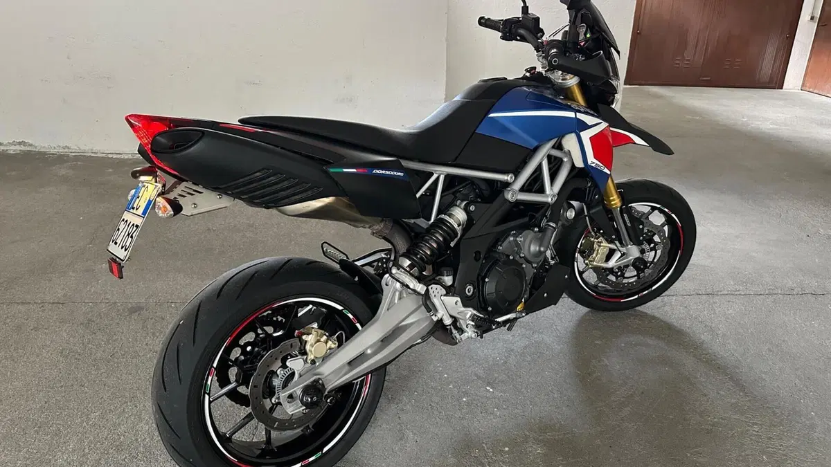 Aprilia Dorsoduro 750 ABS (2009 - 17)  (10)