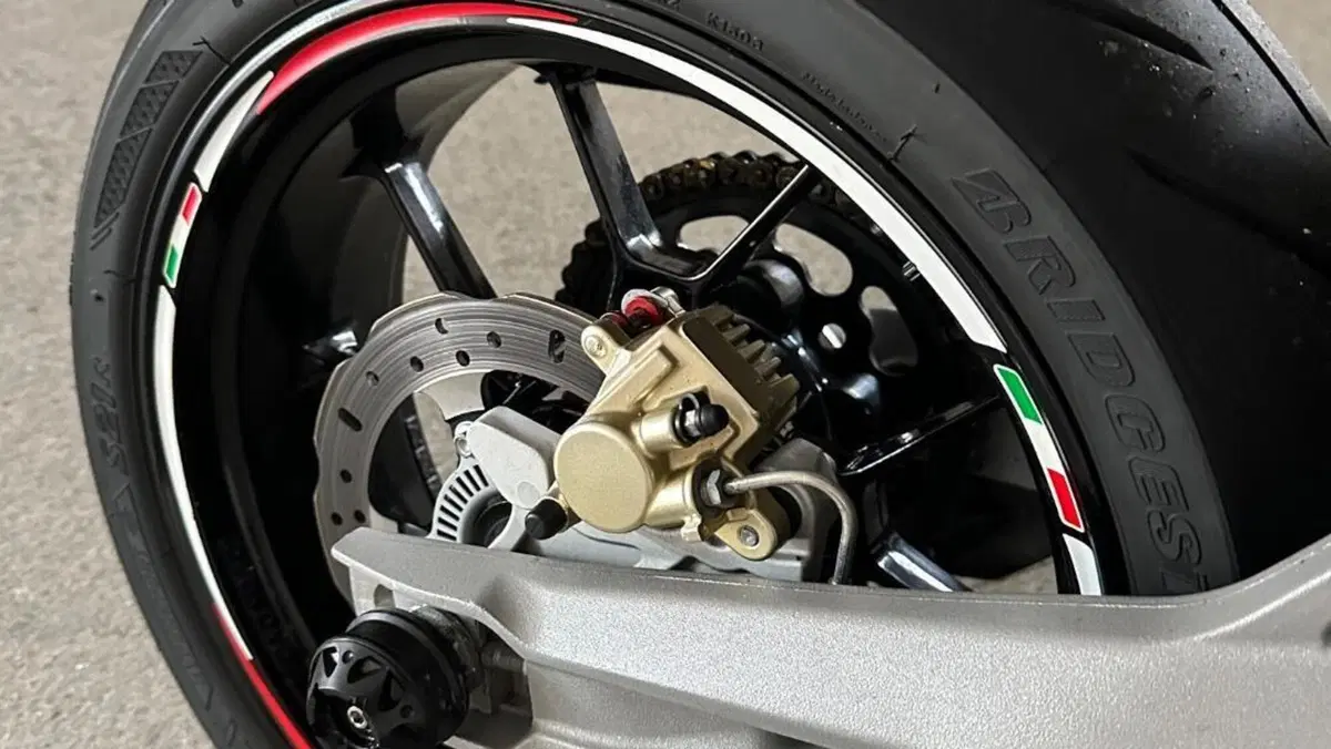 Aprilia Dorsoduro 750 ABS (2009 - 17)  (14)