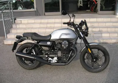 Moto Guzzi V7 Stone (2021 - 24) - Annuncio 10086262