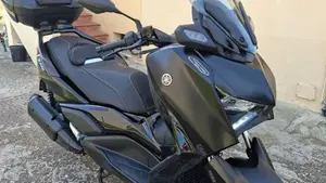 Yamaha X-Max 300 Tech Max (2021 - 24)  (2)