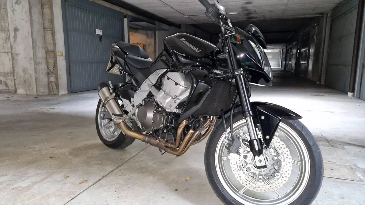 Kawasaki Z 750 (2007 - 14)  (4)