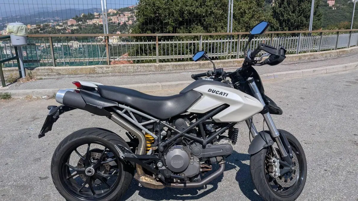 Ducati Hypermotard 796 (2012)  (4)