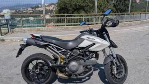 Ducati Hypermotard 796 (2012)  (4)