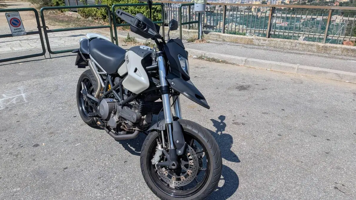 Ducati Hypermotard 796 (2012)  (5)