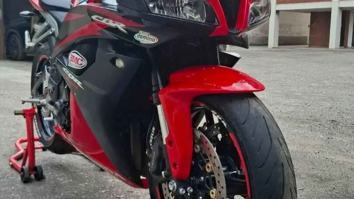 Honda CBR 600 RR (2007 - 08)  (7)