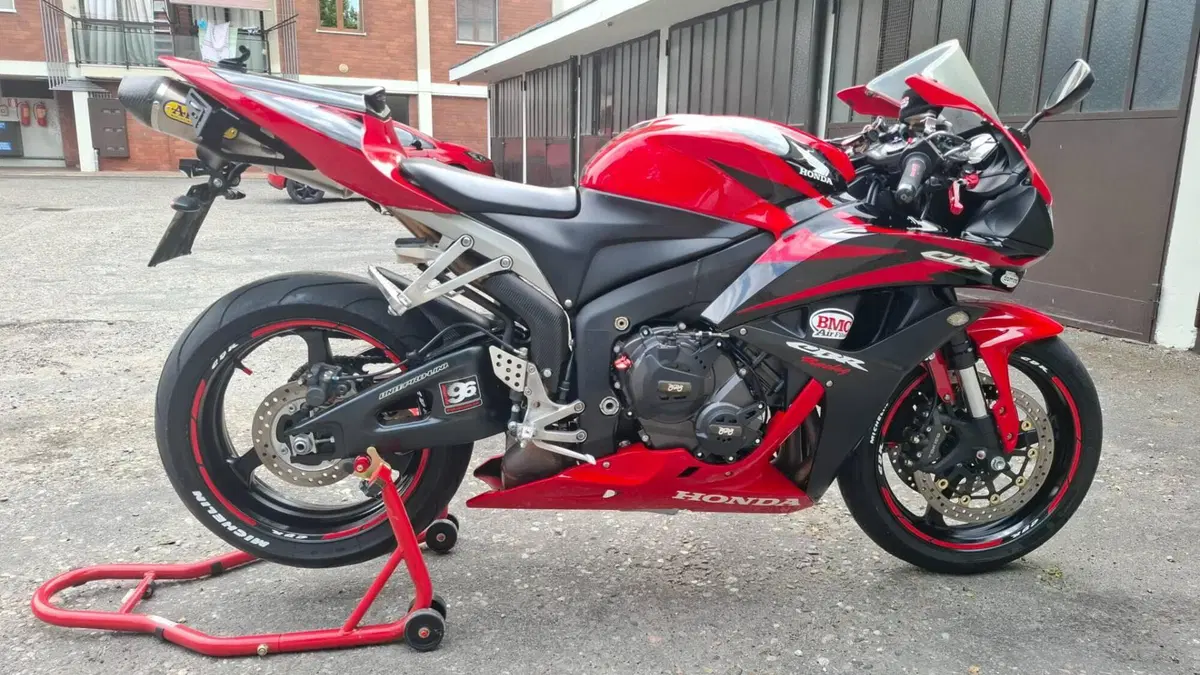 Honda CBR 600 RR (2007 - 08)  (8)
