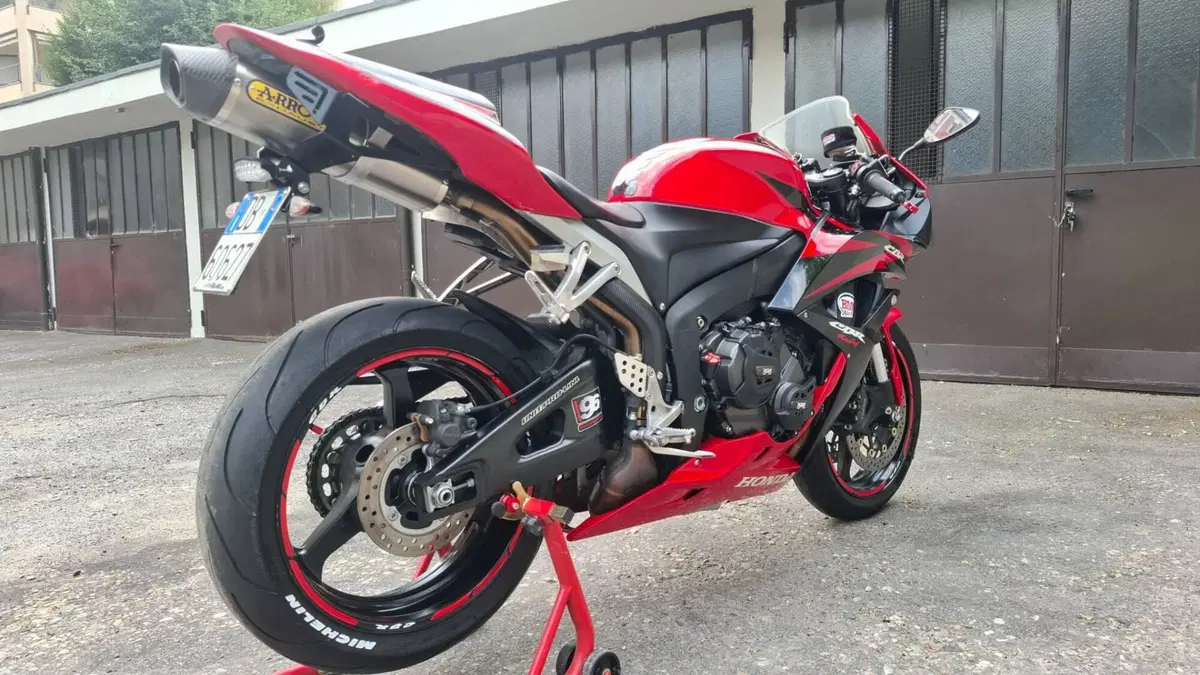 Honda CBR 600 RR (2007 - 08)  (9)