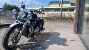 Triumph Thunderbird 1600 ABS  (2)