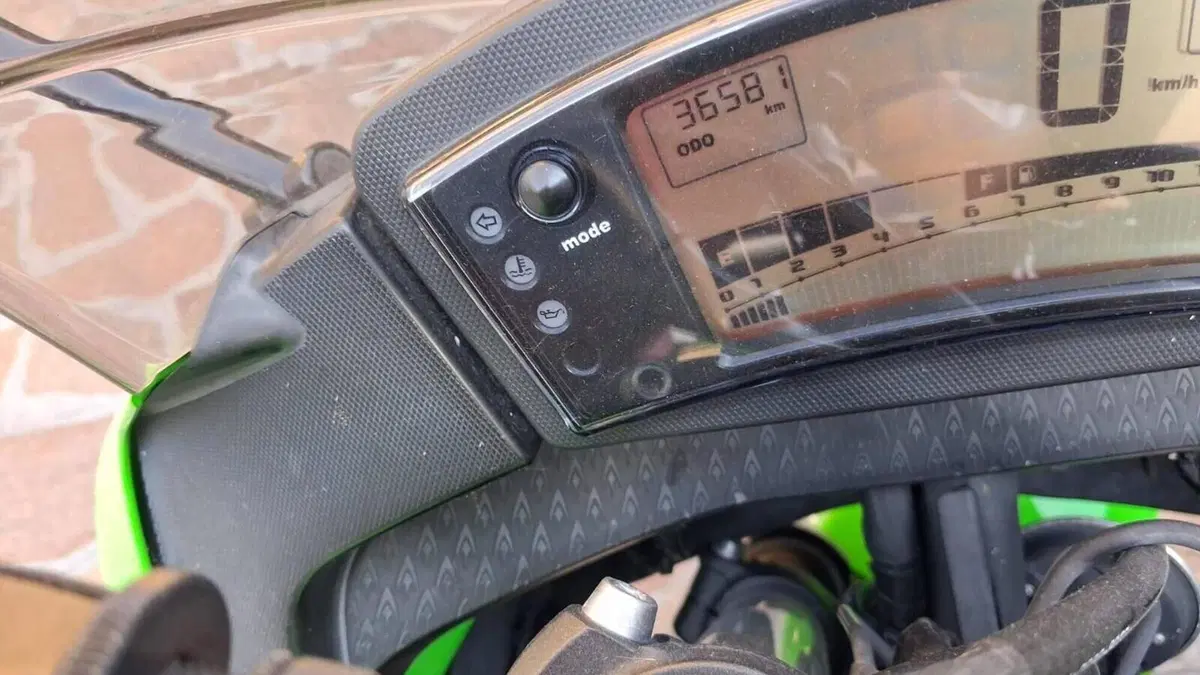 Kawasaki ER-6F (2009 - 11)  (5)