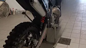 KTM 125 EXC (2008)  (2)