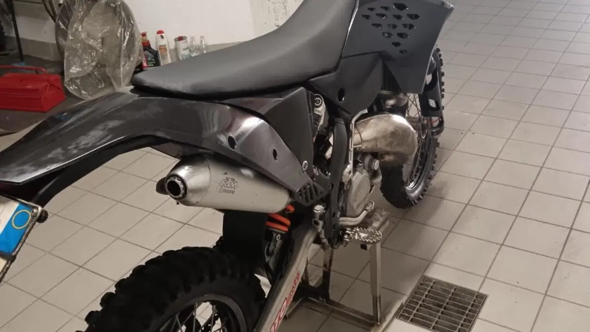 KTM 125 EXC (2008)  (4)